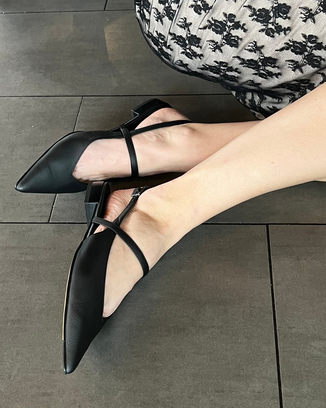 BELLA pointed mary jane - black